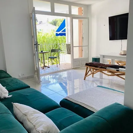 T3 70M2 - Balcon & Parking - Proche Plage & Centre *